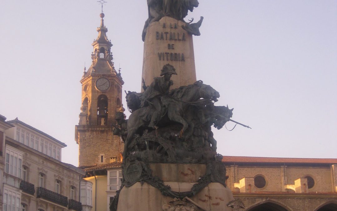 En DFM nº4: 1813, NAPOLEÓN CONTRA EUROPA podrás encontrar…TURISMO DE CAMPO DE BATALLA. VITORIA 1813-2013