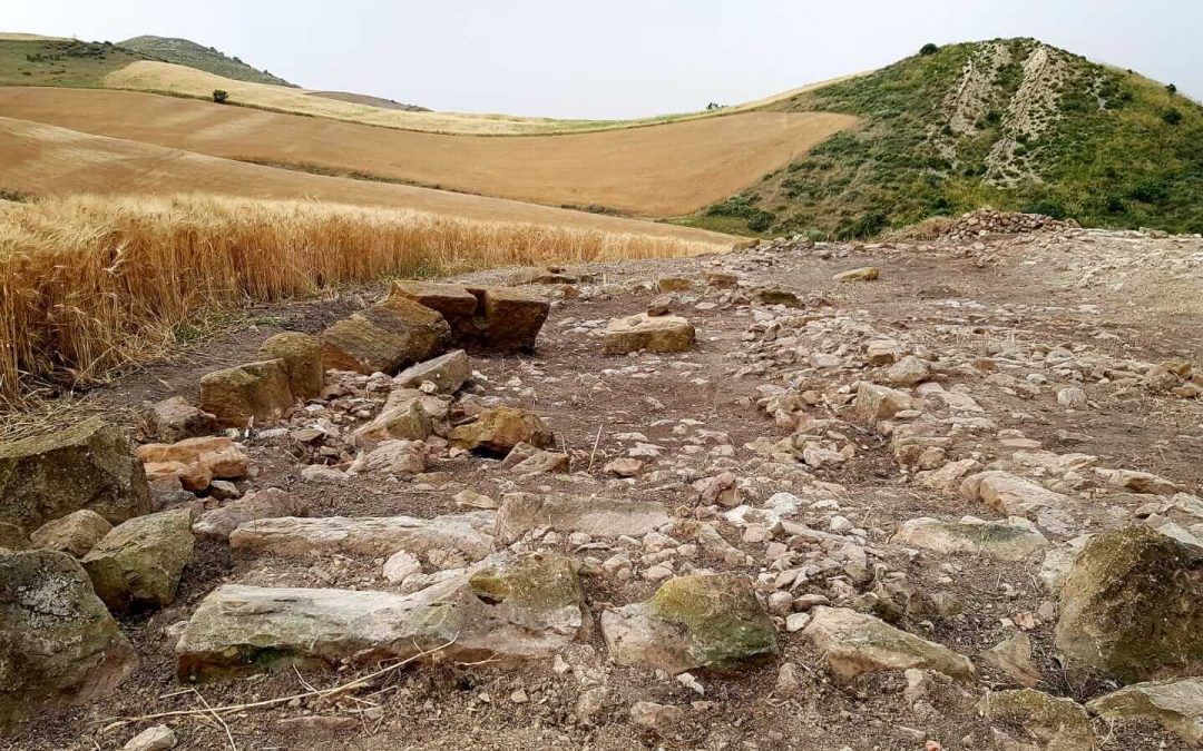 A la búsqueda del contexto de la lex Hadriana de agris rudibus en Henchir Hnich (El Krib, Túnez)