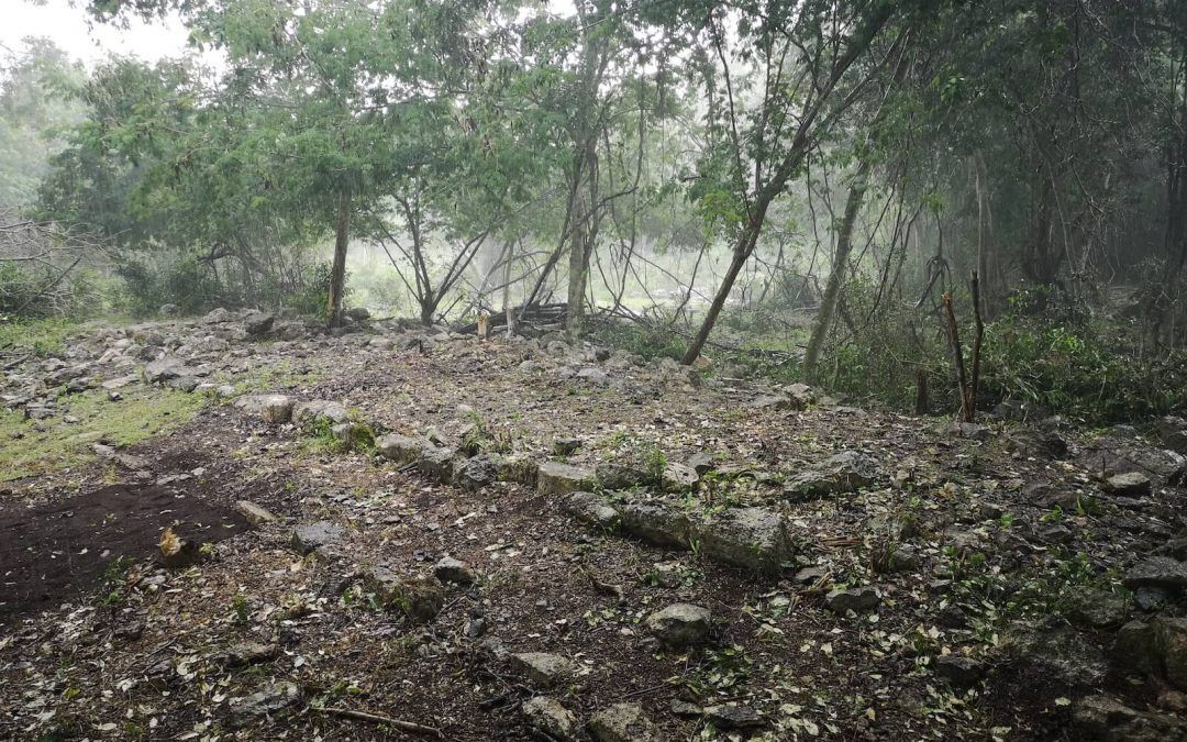 Excavando la ciudad maya de Xbaatun: entre el pasado y el presente