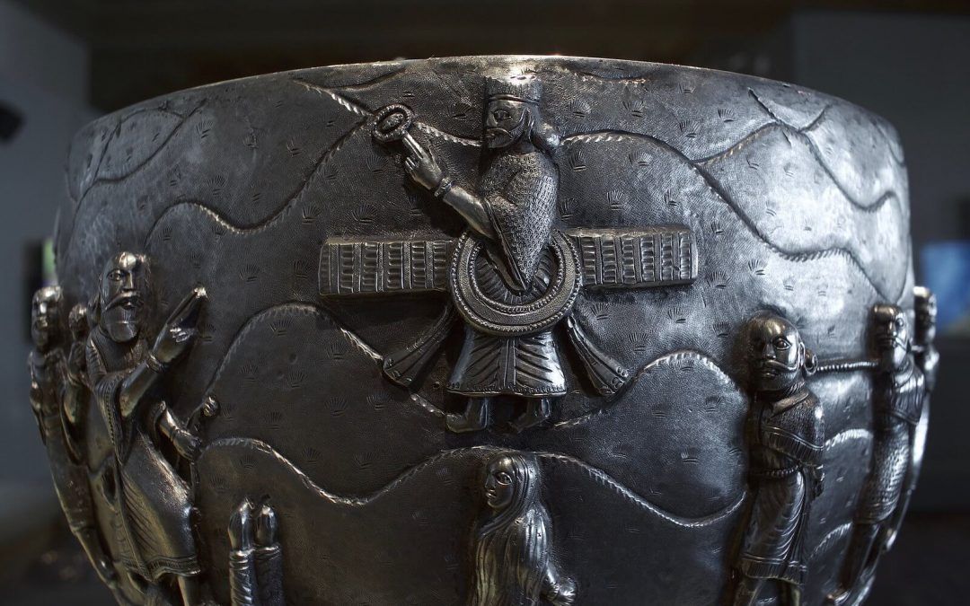 El zoroastrismo del sah y su reacción ante el cristianismo del dominus